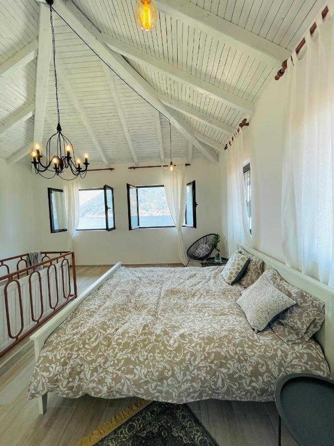 Chic Sea Front Apartment With Breathtaking Kotor Bay View Donji Stoliv Zewnętrze zdjęcie