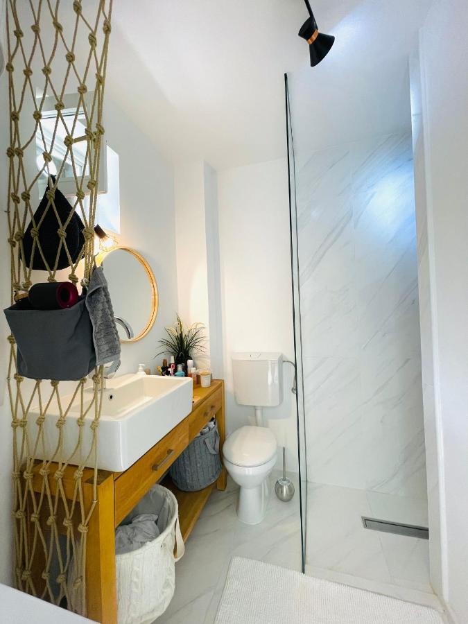 Chic Sea Front Apartment With Breathtaking Kotor Bay View Donji Stoliv Zewnętrze zdjęcie