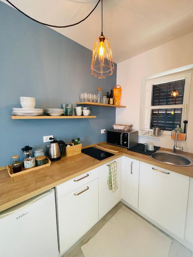 Chic Sea Front Apartment With Breathtaking Kotor Bay View Donji Stoliv Zewnętrze zdjęcie