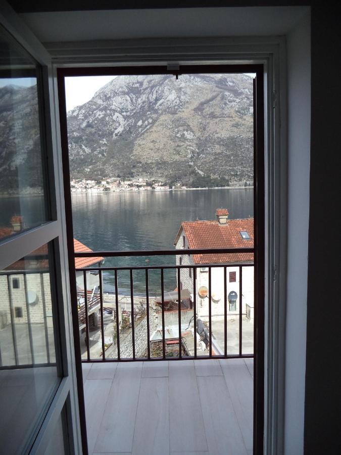 Chic Sea Front Apartment With Breathtaking Kotor Bay View Donji Stoliv Zewnętrze zdjęcie